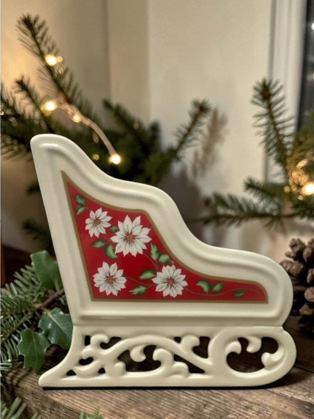 Small Sleigh Charlton Hall by KOBE